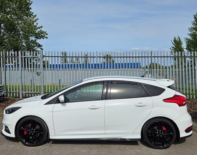 View our FORD FOCUS