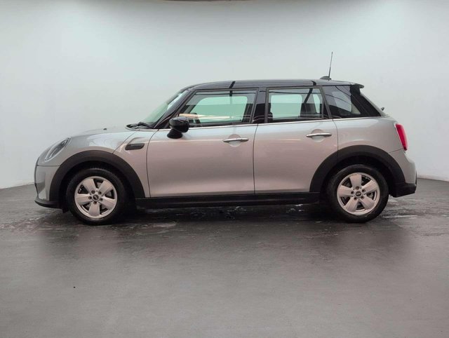 USED 2023 23 MINI HATCH 1.5 Cooper Classic Auto 5dr CLICK+COLLECT / HOME DELIVERY