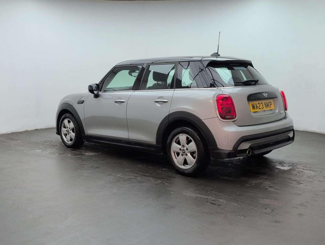 USED 2023 23 MINI HATCH 1.5 Cooper Classic Auto 5dr CLICK+COLLECT / HOME DELIVERY