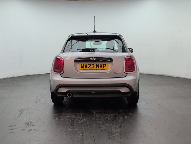 USED 2023 23 MINI HATCH 1.5 Cooper Classic Auto 5dr CLICK+COLLECT / HOME DELIVERY