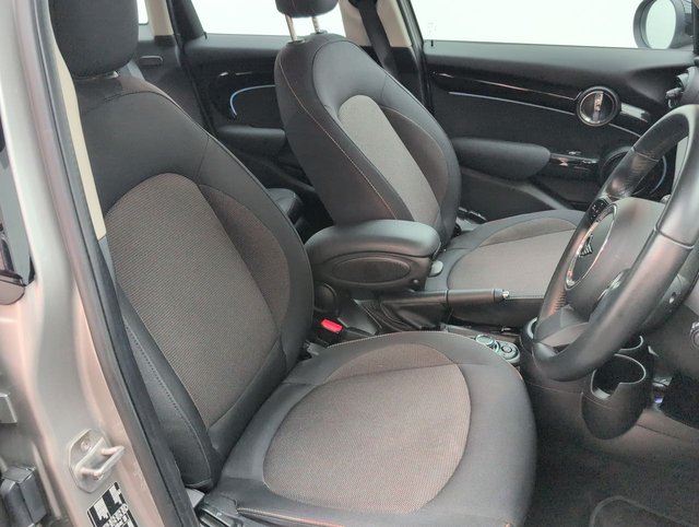 USED 2023 23 MINI HATCH 1.5 Cooper Classic Auto 5dr CLICK+COLLECT / HOME DELIVERY