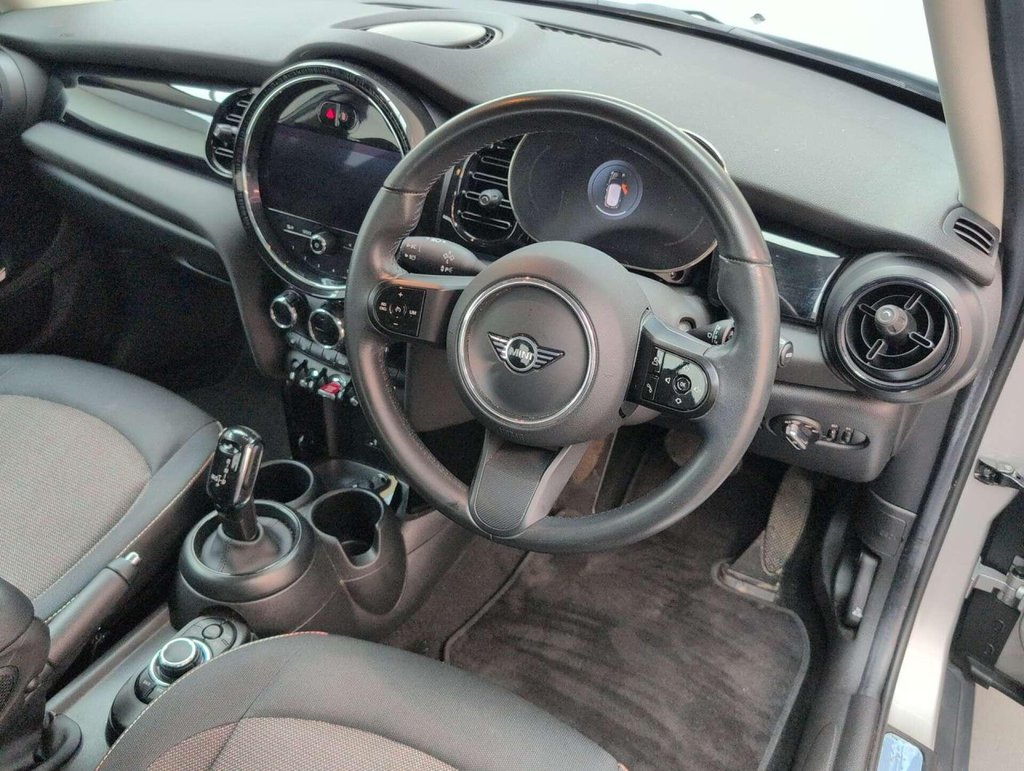 Used 2023 23 MINI HATCH 1.5 Cooper Classic Auto 5dr CLICK+COLLECT / HOME DELIVERY