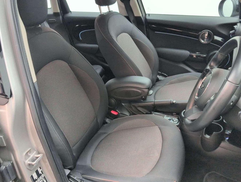 Used 2023 23 MINI HATCH 1.5 Cooper Classic Auto 5dr CLICK+COLLECT / HOME DELIVERY