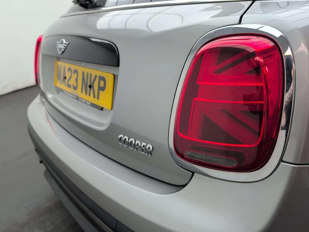Used 2023 23 MINI HATCH 1.5 Cooper Classic Auto 5dr CLICK+COLLECT / HOME DELIVERY