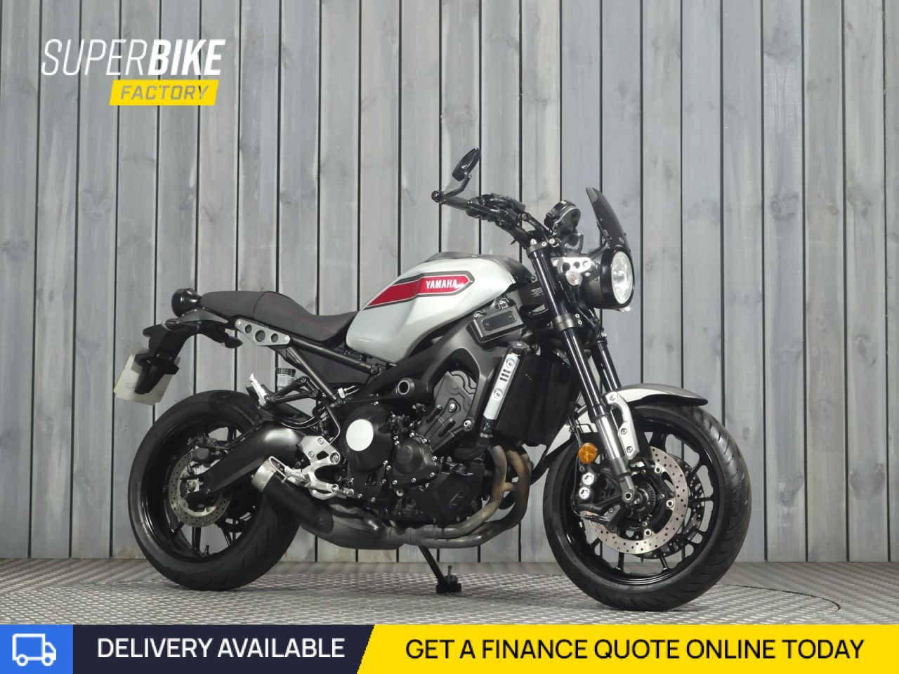 YAMAHA XSR900XSR900