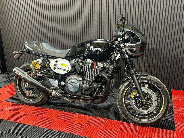 View our YAMAHA XJR1300