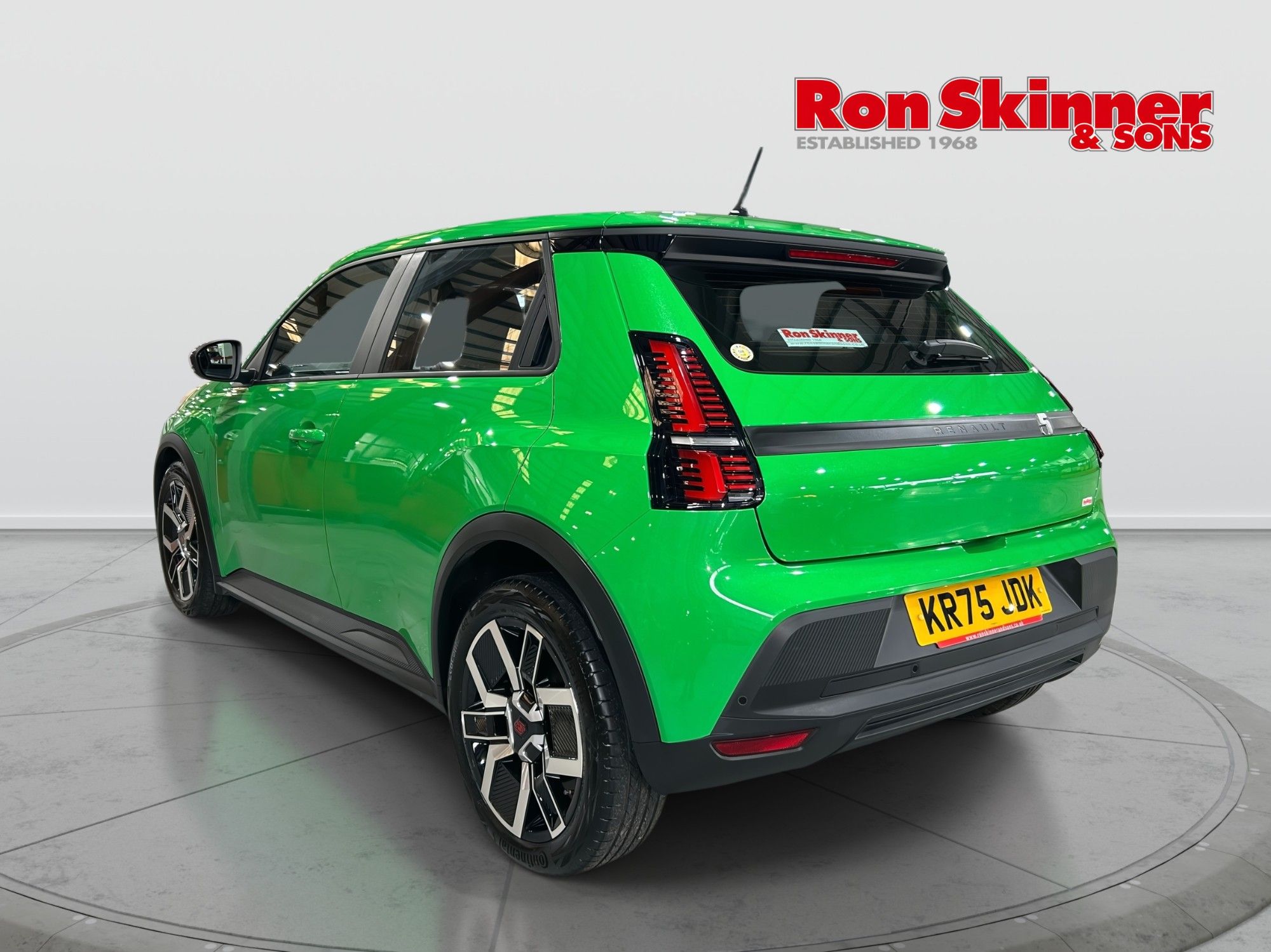 USED 2025 75 RENAULT 5 E-Tech electric urban range 40kWh evolution Hatchback 5dr Electric Auto (120 ps) 