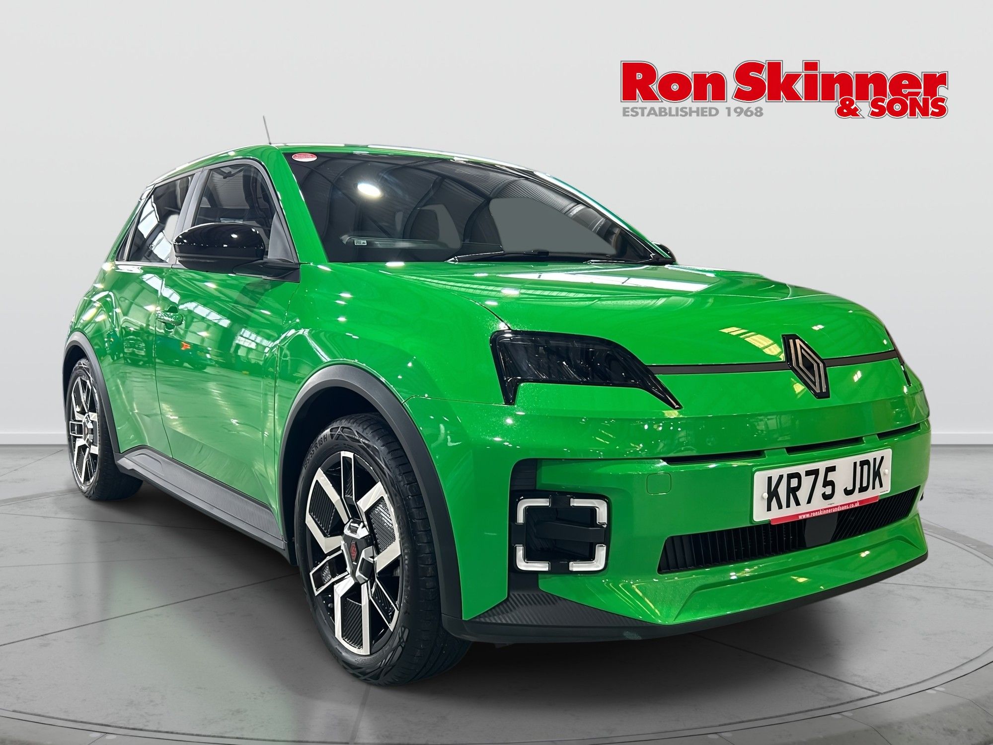 USED 2025 75 RENAULT 5 E-Tech electric urban range 40kWh evolution Hatchback 5dr Electric Auto (120 ps) 