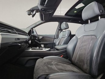 View our AUDI Q7