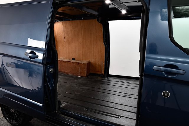USED 2022 22 FORD TRANSIT CUSTOM 2.0 300 EcoBlue Limited Panel Van 5dr Diesel Auto L2 H1 Euro 6 (s/s) (130 ps) Bespoke | Apple Play | Aero Pk