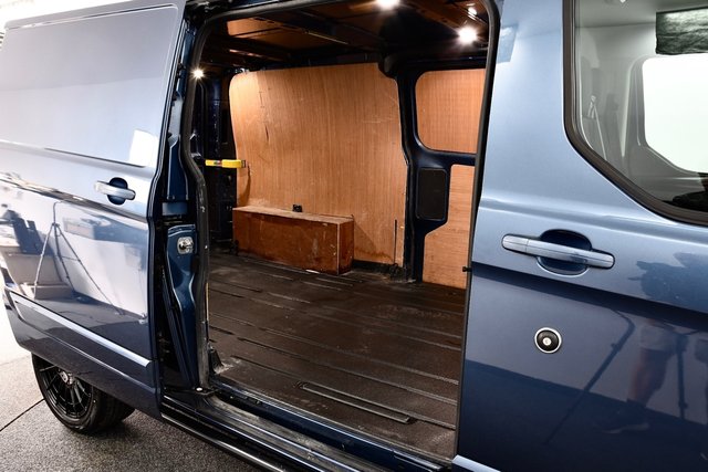 USED 2022 22 FORD TRANSIT CUSTOM 2.0 300 EcoBlue Limited Panel Van 5dr Diesel Auto L2 H1 Euro 6 (s/s) (130 ps) Bespoke | Apple Play | Aero Pk