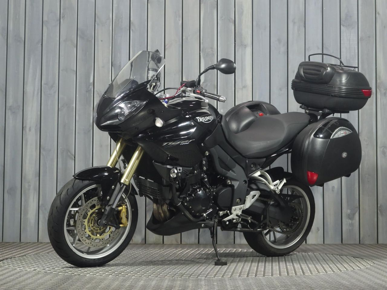 TRIUMPH TIGER 1050