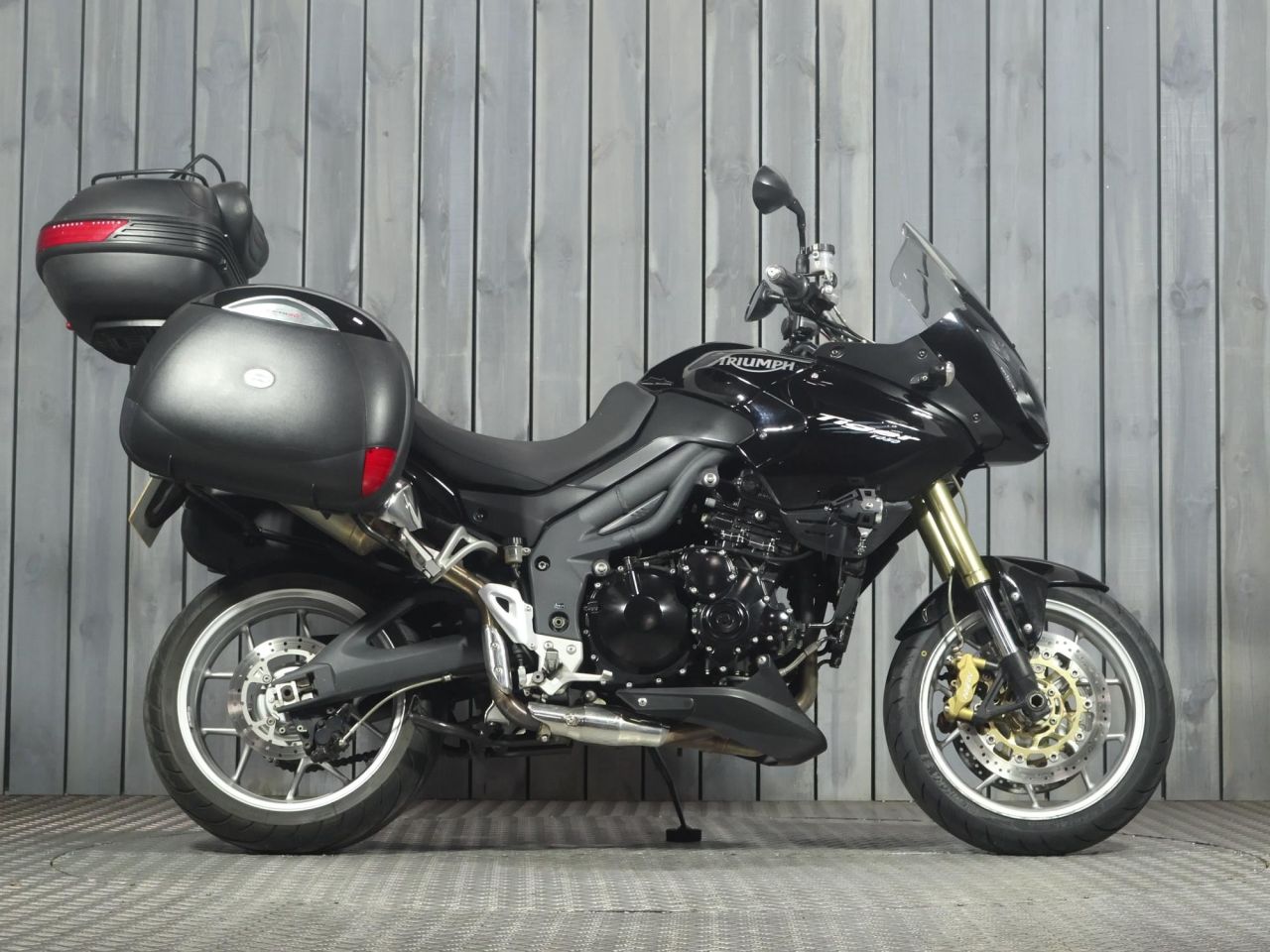 TRIUMPH TIGER 1050
