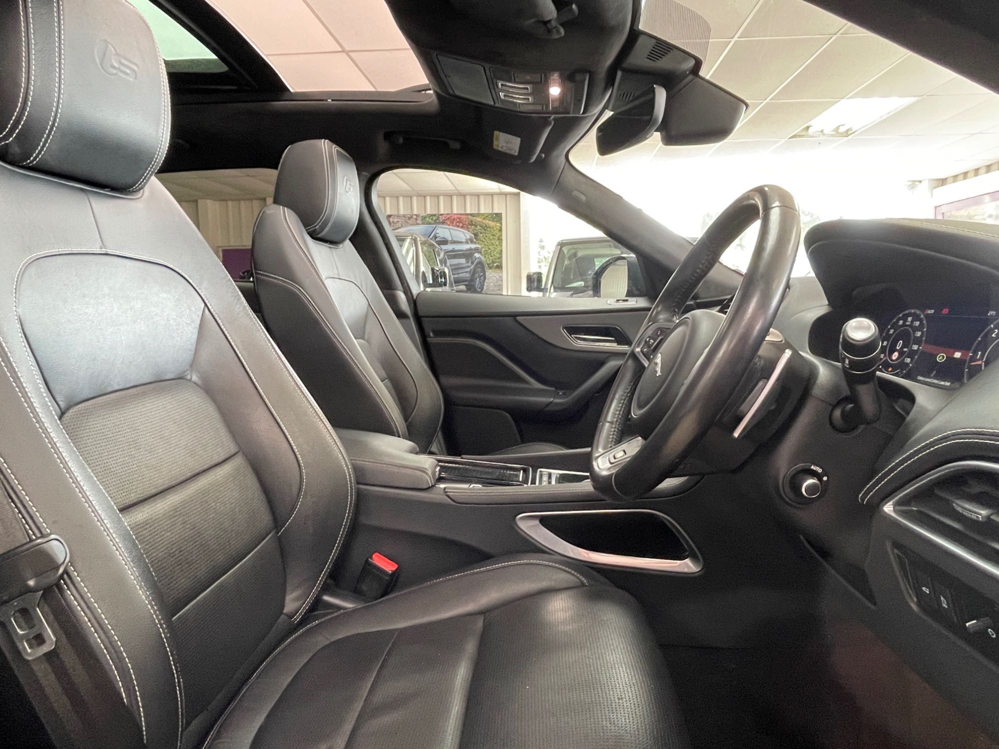 USED 2018 68 JAGUAR F-PACE 3.0 D300 V6 S SUV 5dr Diesel Auto AWD Euro 6 (s/s) (300 ps) 