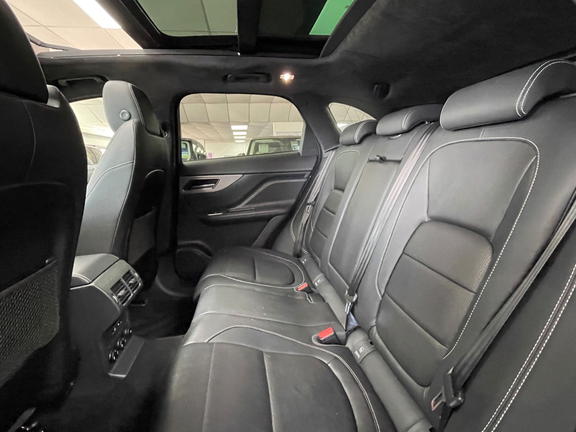 USED 2018 68 JAGUAR F-PACE 3.0 D300 V6 S SUV 5dr Diesel Auto AWD Euro 6 (s/s) (300 ps) 