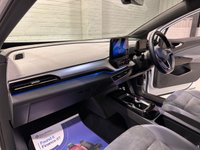 USED 2022 22 VOLKSWAGEN ID.4 Pro Performance 77kWh Family SUV 5dr Electric Auto (204 ps) PANORAMIC SUNROOF + SAT-NAV + HEATED SEATS + HEATED STEERING WHEEL