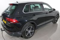 USED 2017 VOLKSWAGEN TIGUAN 2.0 TDI BlueMotion Tech SE SUV 5dr Diesel Manual Euro 6 (s/s) (150 ps) APPLE CARPLAY & ANDROID AUTO