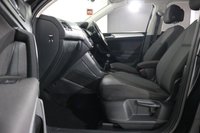 USED 2017 VOLKSWAGEN TIGUAN 2.0 TDI BlueMotion Tech SE SUV 5dr Diesel Manual Euro 6 (s/s) (150 ps) APPLE CARPLAY & ANDROID AUTO