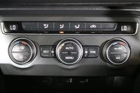 USED 2017 VOLKSWAGEN TIGUAN 2.0 TDI BlueMotion Tech SE SUV 5dr Diesel Manual Euro 6 (s/s) (150 ps) APPLE CARPLAY & ANDROID AUTO
