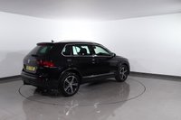 USED 2017 VOLKSWAGEN TIGUAN 2.0 TDI BlueMotion Tech SE SUV 5dr Diesel Manual Euro 6 (s/s) (150 ps) APPLE CARPLAY & ANDROID AUTO