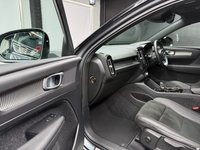 USED 2019 19 VOLVO XC40 2.0 D4 R-Design Pro SUV 5dr Diesel Auto AWD Euro 6 (s/s) (190 ps) AWD + HEATED SEATS