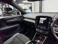 USED 2019 19 VOLVO XC40 2.0 D4 R-Design Pro SUV 5dr Diesel Auto AWD Euro 6 (s/s) (190 ps) AWD + HEATED SEATS