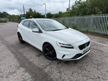 2019 VOLVO V40