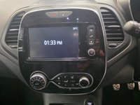 USED 2017 67 RENAULT CAPTUR 1.2 TCe ENERGY Signature X Nav SUV 5dr Petrol Manual Euro 6 (s/s) (120 ps) 