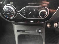 USED 2017 67 RENAULT CAPTUR 1.2 TCe ENERGY Signature X Nav SUV 5dr Petrol Manual Euro 6 (s/s) (120 ps) 