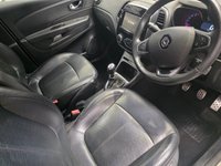 USED 2017 67 RENAULT CAPTUR 1.2 TCe ENERGY Signature X Nav SUV 5dr Petrol Manual Euro 6 (s/s) (120 ps) 