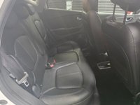 USED 2017 67 RENAULT CAPTUR 1.2 TCe ENERGY Signature X Nav SUV 5dr Petrol Manual Euro 6 (s/s) (120 ps) 