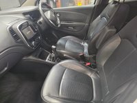 USED 2017 67 RENAULT CAPTUR 1.2 TCe ENERGY Signature X Nav SUV 5dr Petrol Manual Euro 6 (s/s) (120 ps) 