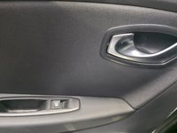 USED 2017 67 RENAULT CAPTUR 1.2 TCe ENERGY Signature X Nav SUV 5dr Petrol Manual Euro 6 (s/s) (120 ps) 