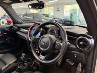 USED 2021 21 MINI HATCH 2.0 Cooper S Sport Steptronic Euro 6 (s/s) 3dr FULLJCWKIT+JCW18S+PANROOF+WOW