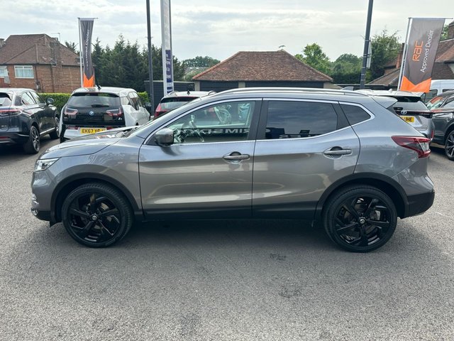 View our NISSAN QASHQAI
