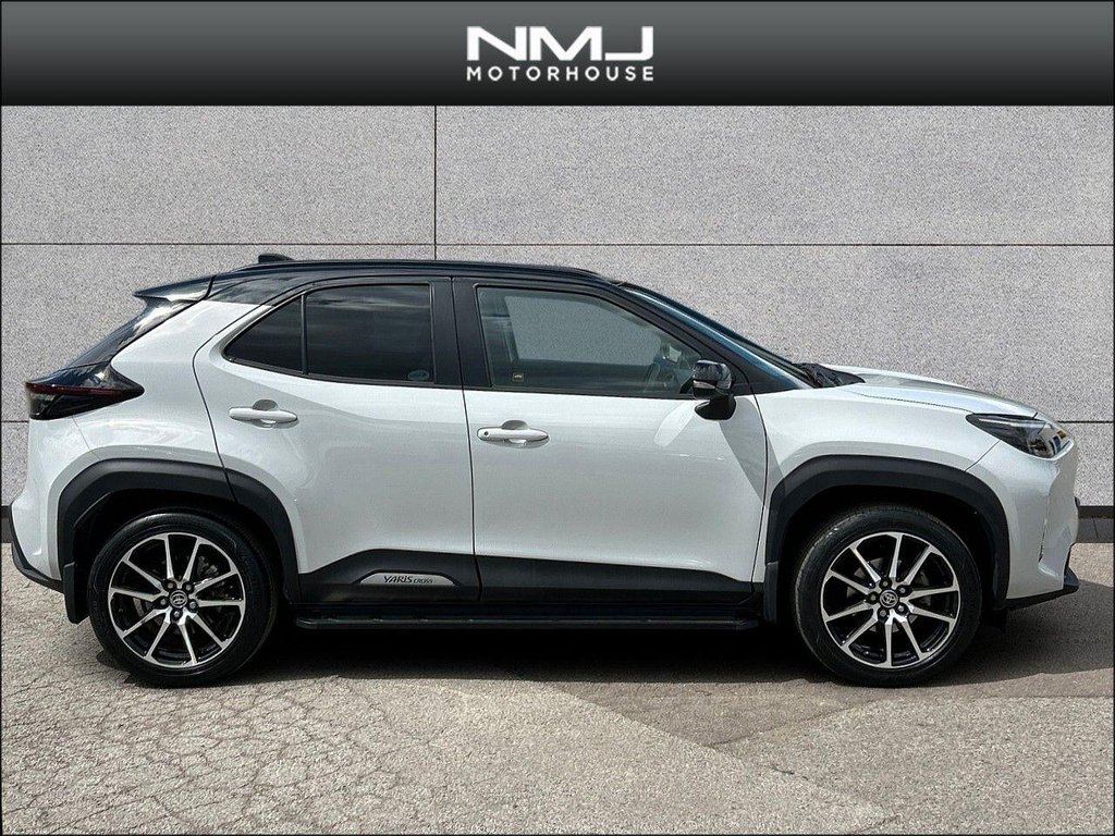 USED 2022 72 TOYOTA YARIS CROSS 1.5 VVT-h GR SPORT SUV 5dr Petrol Hybrid E-CVT Euro 6 (s/s) (116 ps) SUV 9.9%APR ADV SAFETY PK FMDSH