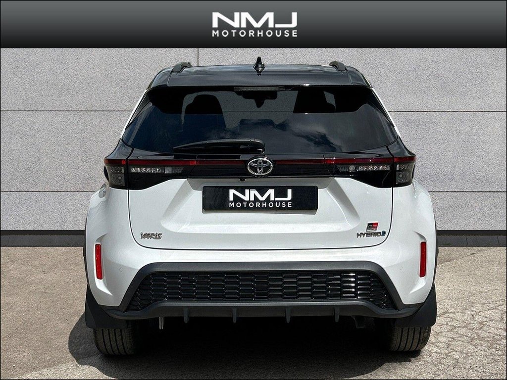 USED 2022 72 TOYOTA YARIS CROSS 1.5 VVT-h GR SPORT SUV 5dr Petrol Hybrid E-CVT Euro 6 (s/s) (116 ps) SUV 9.9%APR ADV SAFETY PK FMDSH