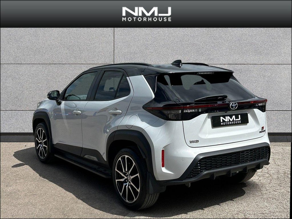 USED 2022 72 TOYOTA YARIS CROSS 1.5 VVT-h GR SPORT SUV 5dr Petrol Hybrid E-CVT Euro 6 (s/s) (116 ps) SUV 9.9%APR ADV SAFETY PK FMDSH