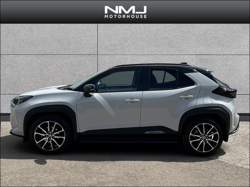 USED 2022 72 TOYOTA YARIS CROSS 1.5 VVT-h GR SPORT SUV 5dr Petrol Hybrid E-CVT Euro 6 (s/s) (116 ps) SUV 9.9%APR ADV SAFETY PK FMDSH