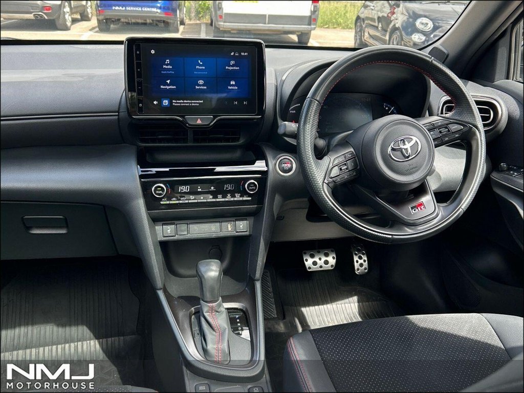 USED 2022 72 TOYOTA YARIS CROSS 1.5 VVT-h GR SPORT SUV 5dr Petrol Hybrid E-CVT Euro 6 (s/s) (116 ps) SUV 9.9%APR ADV SAFETY PK FMDSH