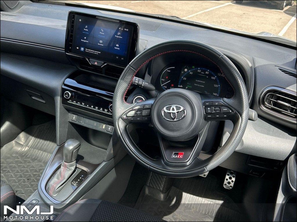 USED 2022 72 TOYOTA YARIS CROSS 1.5 VVT-h GR SPORT SUV 5dr Petrol Hybrid E-CVT Euro 6 (s/s) (116 ps) SUV 9.9%APR ADV SAFETY PK FMDSH