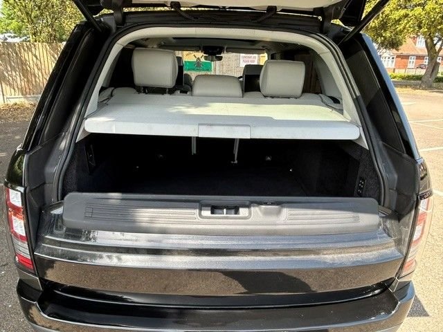 View our LAND ROVER RANGE ROVER