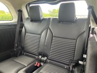 USED 2018 68 LAND ROVER DISCOVERY 3.0 SD V6 HSE Luxury SUV 5dr Diesel Auto 4WD Euro 6 (s/s) (306 ps) REAR ENTERTAINMENT SYSTEM + 7 SEATER MODEL + HEATED FRONT SEATS +