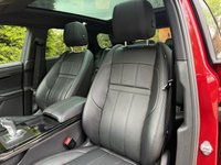 USED 2020 70 LAND ROVER RANGE ROVER EVOQUE 1.5 P300e 12.2kWh R-Dynamic SE SUV 5dr Petrol Plug-in Hybrid Auto 4WD Euro 6 (s/s) (309 ps) BLACK ALLOYS, APPLE CAR PLAY