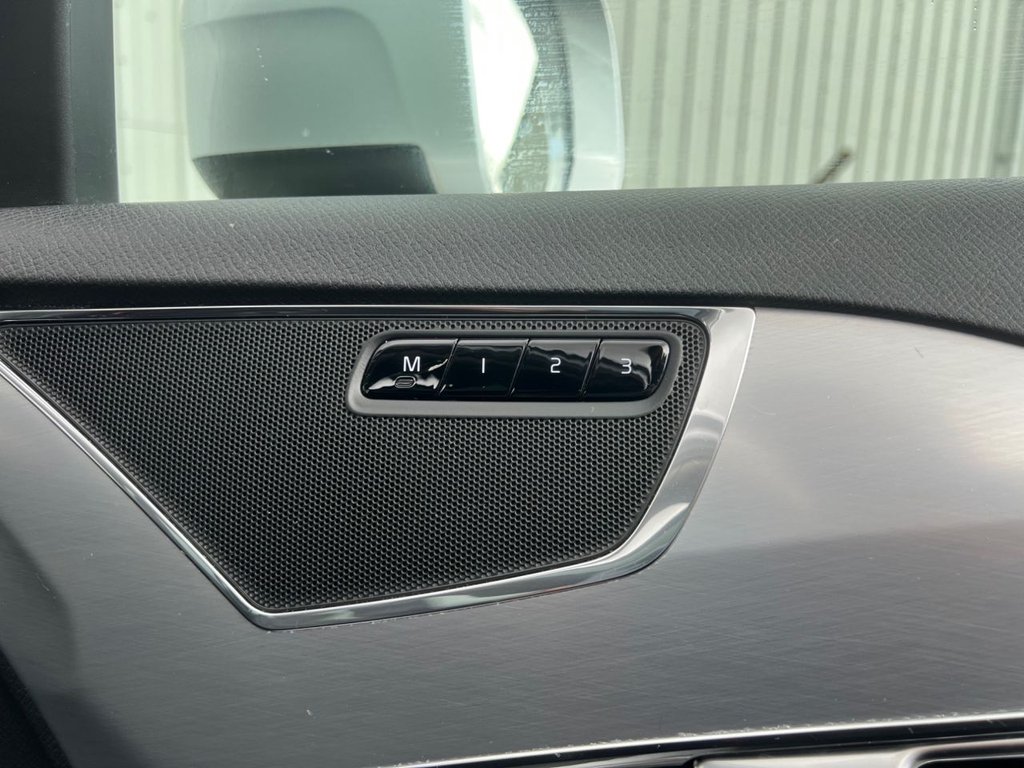USED 2016 66 VOLVO XC90 2.0h T8 Twin Engine 9.2kWh Momentum SUV 5dr Petrol Plug-in Hybrid Auto 4WD Euro 6 (s/s) (407 ps) REVERSE CAM / HEADED STEERING WHEEL