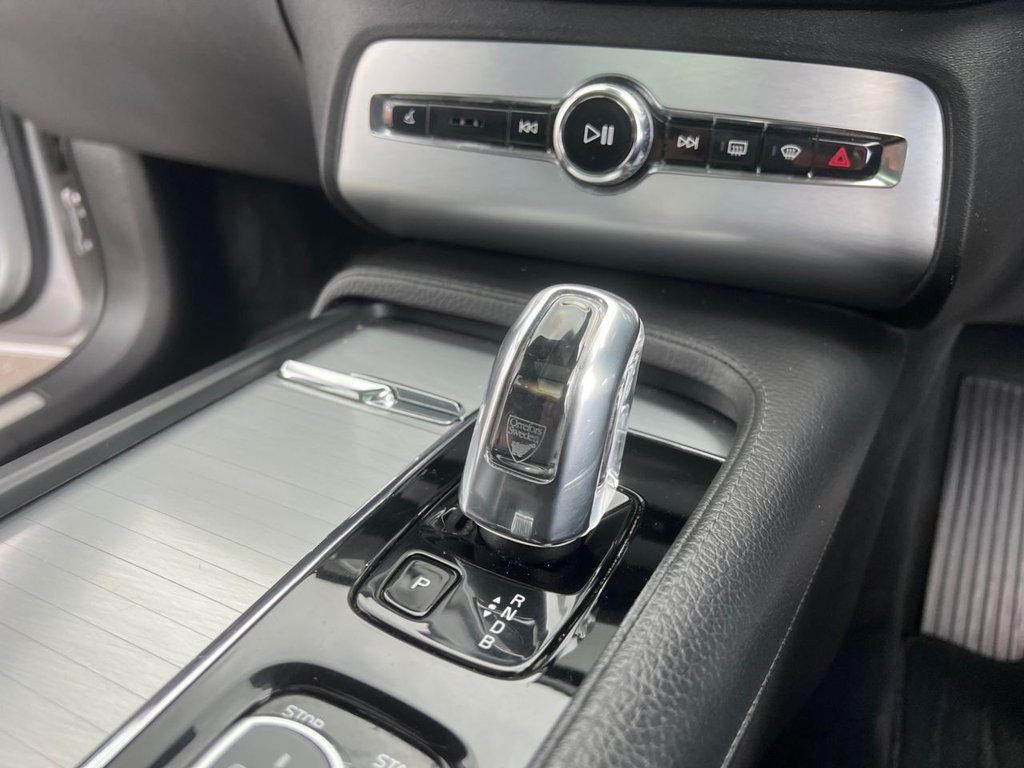 USED 2016 66 VOLVO XC90 2.0h T8 Twin Engine 9.2kWh Momentum SUV 5dr Petrol Plug-in Hybrid Auto 4WD Euro 6 (s/s) (407 ps) REVERSE CAM / HEADED STEERING WHEEL