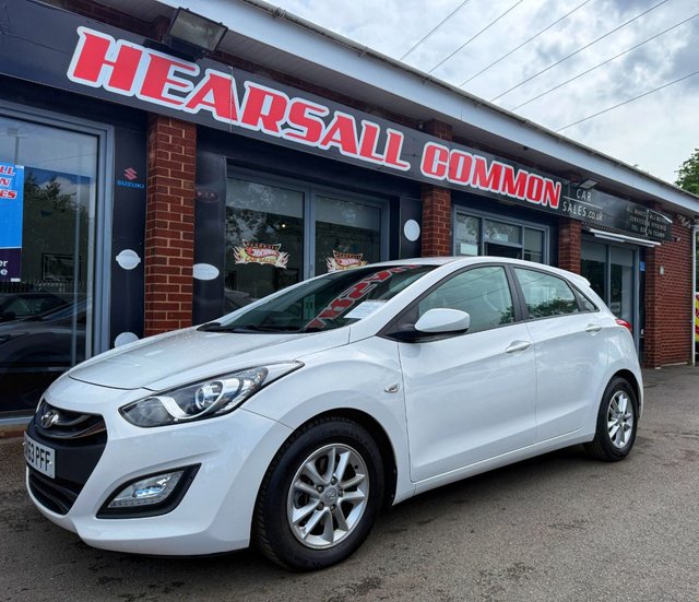 View our Hyundai I30 1.6 CRDi Blue Drive Active Hatchback 5dr Diesel Manual Euro 5 (s/s) (110 ps)