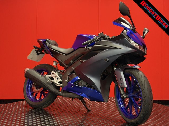 View our Yamaha R125 range