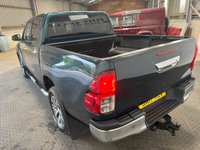 USED 2017 17 TOYOTA HI-LUX 2.4 D-4D Invincible Pickup Double Cab 4dr Diesel Manual 4WD Euro 6 (TSS, 3.5t) (150 ps) REVERSE CAMERA+TOW BAR
