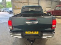 USED 2017 17 TOYOTA HI-LUX 2.4 D-4D Invincible Pickup Double Cab 4dr Diesel Manual 4WD Euro 6 (TSS, 3.5t) (150 ps) REVERSE CAMERA+TOW BAR